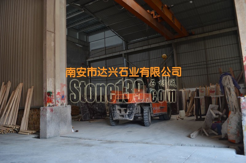 大理石從荒料變大板的過(guò)程