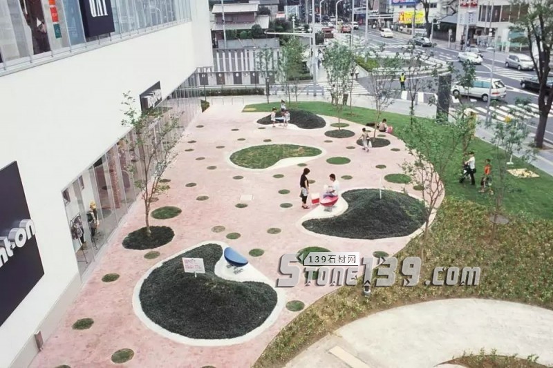 創(chuàng)意景觀設計，石材嵌草鋪裝惹人醉