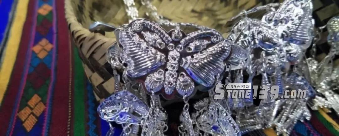 2018全國石材礦山大會在鎮(zhèn)寧中國(安順)石材城召開 2018全國石材礦山大會現(xiàn)場