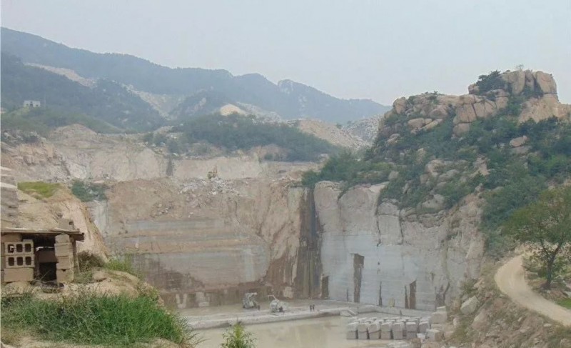 山東五蓮縣綜合整治礦山石材行業(yè)，已有188家石材加工企業(yè)通過環(huán)評(píng)驗(yàn)收