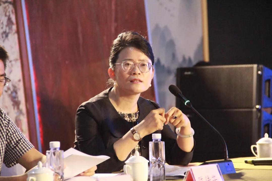 泉州市工商聯(lián)(總商會)召開十四屆六次主席(會長)擴大會議 泉州市工商聯(lián)(總商會)召開十四屆六次主席(會長)擴大會議在海西石材城召開