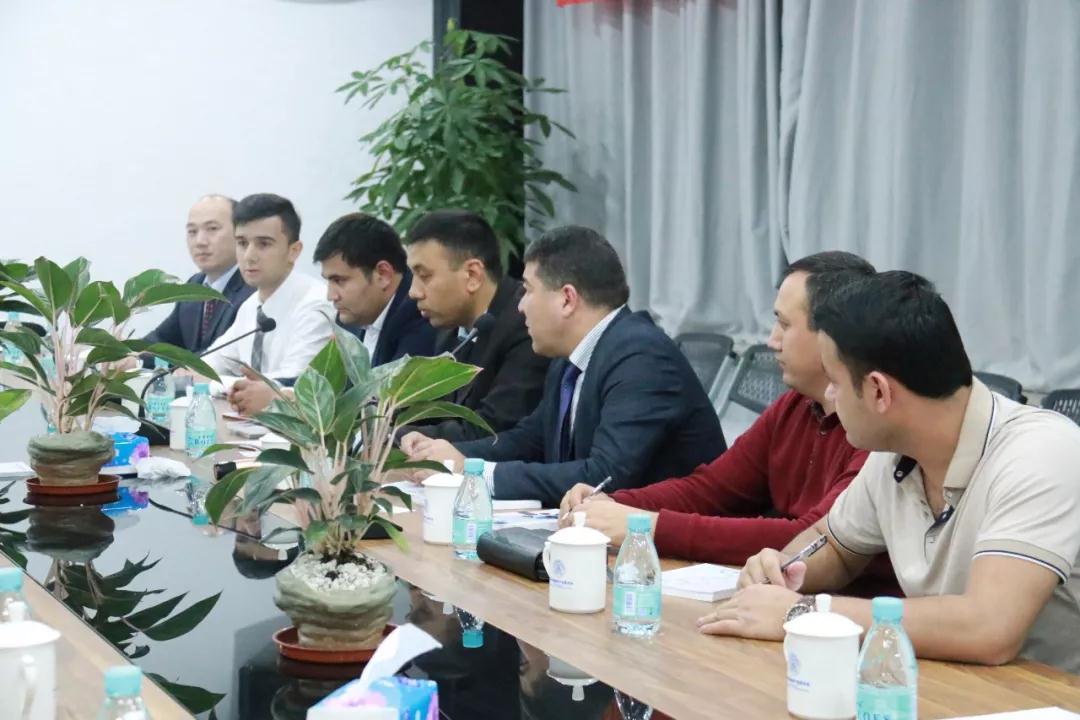 烏茲別克斯坦納沃伊州政府代表團(tuán)一行蒞臨南安市考察 國(guó)外石材考察團(tuán)來(lái)水頭考察石材產(chǎn)業(yè)