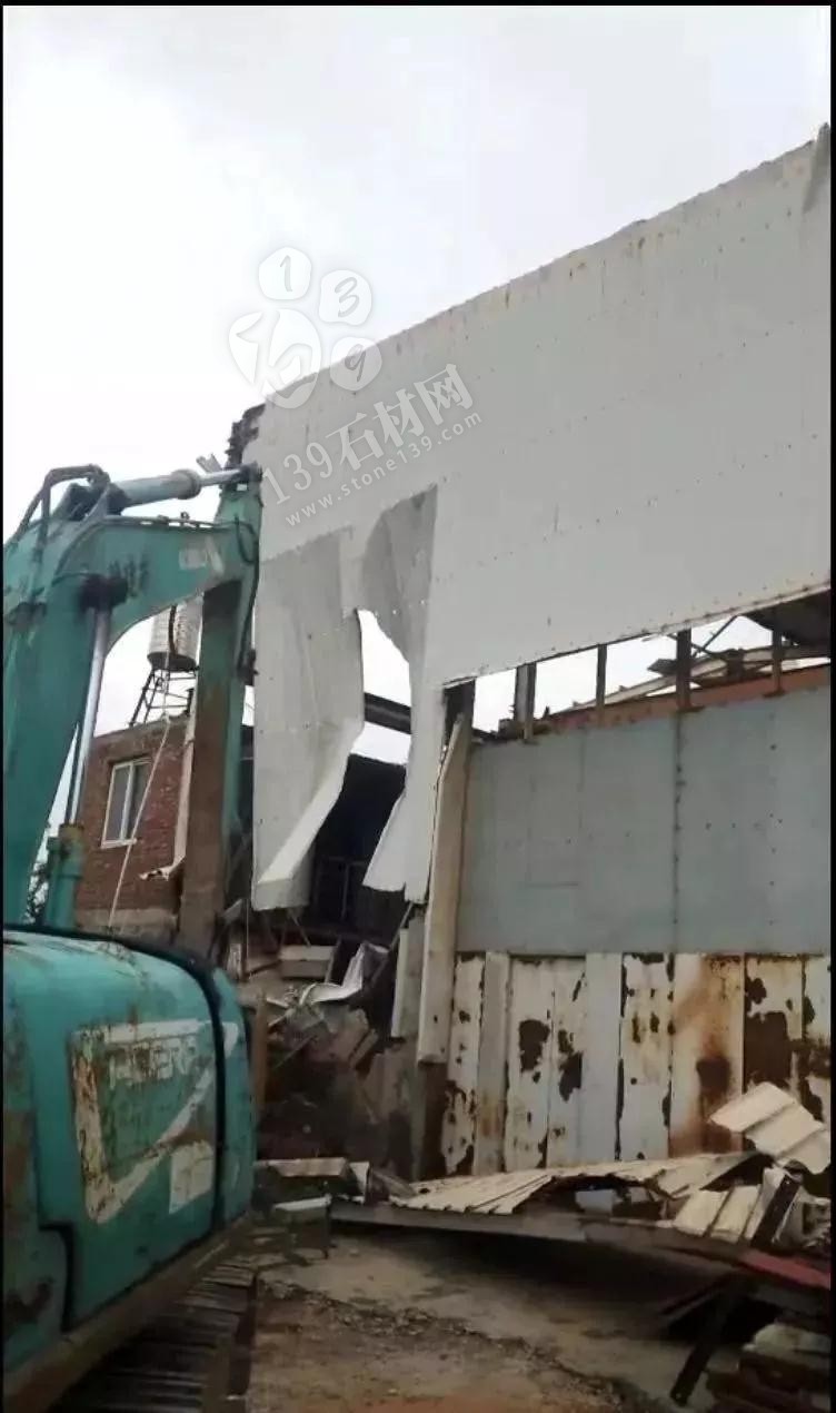 福建南安市石井鎮(zhèn)拆石材廠棚，移石材方料
