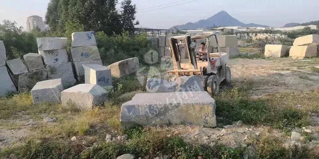 福建南安市石井鎮(zhèn)拆石材廠棚，移石材方料
