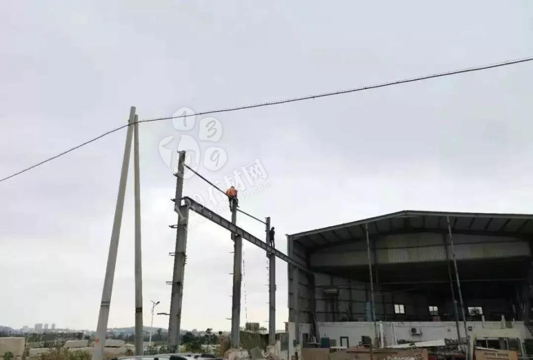 福建南安市石井鎮(zhèn)拆石材廠棚，移石材方料