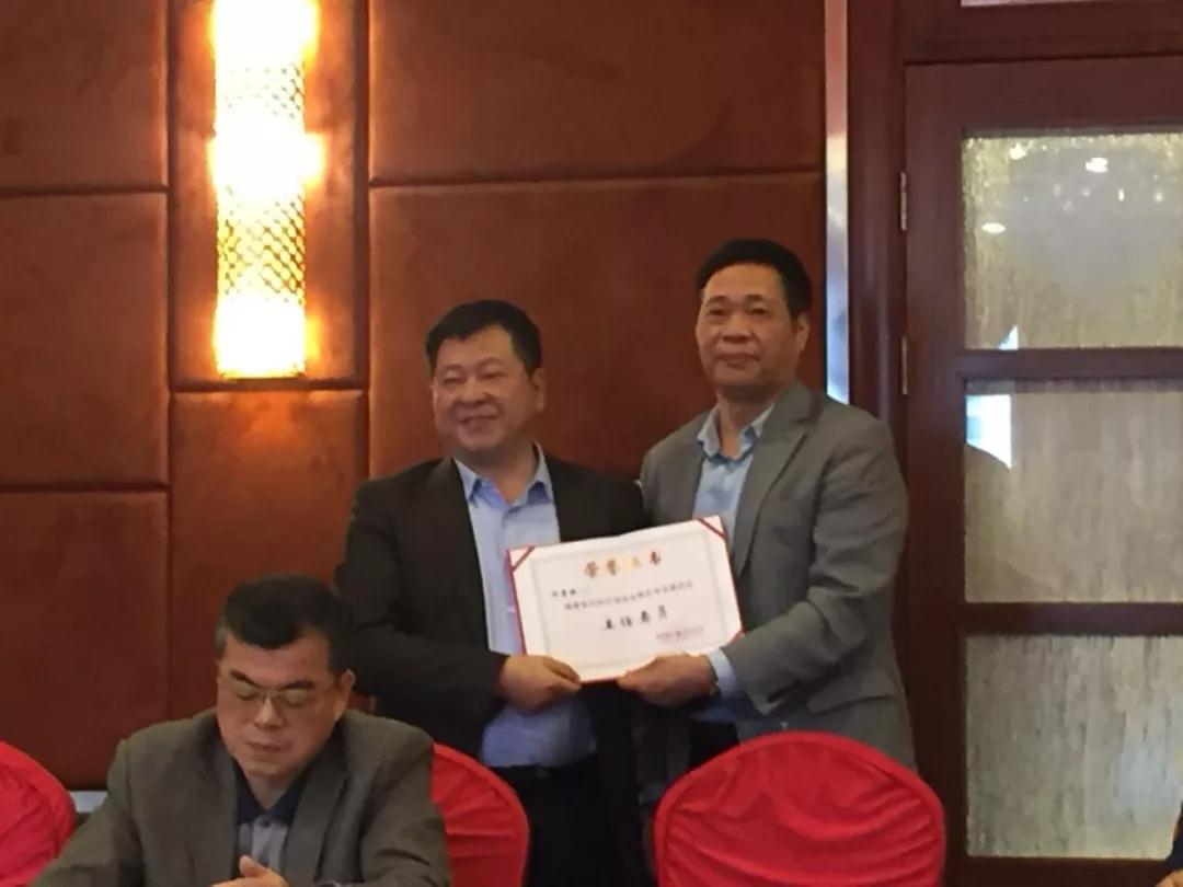 福建省石材行業(yè)協(xié)會(huì)第四屆二次理事(擴(kuò)大)會(huì)在惠安召開 惠安召開福建省石材行業(yè)協(xié)會(huì)第四屆二次理事(擴(kuò)大)會(huì)