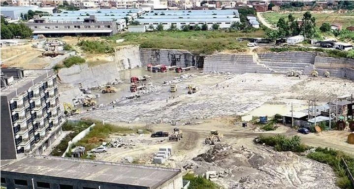 福建漳州臺(tái)商投資區(qū)石材礦山復(fù)綠變身礦坑酒店、礦坑公園