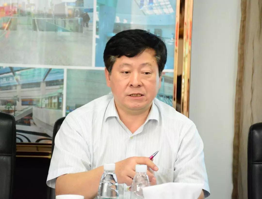 《石材工業(yè)“十四五”發(fā)展規(guī)劃》調(diào)研會(huì)議在華輝石業(yè)股份召開(kāi) 《石材工業(yè)“十四五”發(fā)展規(guī)劃》調(diào)研會(huì)議現(xiàn)場(chǎng)
