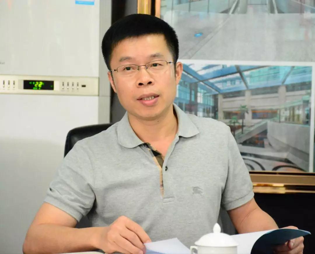 《石材工業(yè)“十四五”發(fā)展規(guī)劃》調(diào)研會(huì)議在華輝石業(yè)股份召開(kāi) 《石材工業(yè)“十四五”發(fā)展規(guī)劃》調(diào)研會(huì)議現(xiàn)場(chǎng)