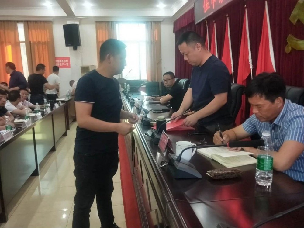 湖南岳陽市平江縣伍市鎮(zhèn)(湖南灰麻)召開石材綜合整治工作推進會