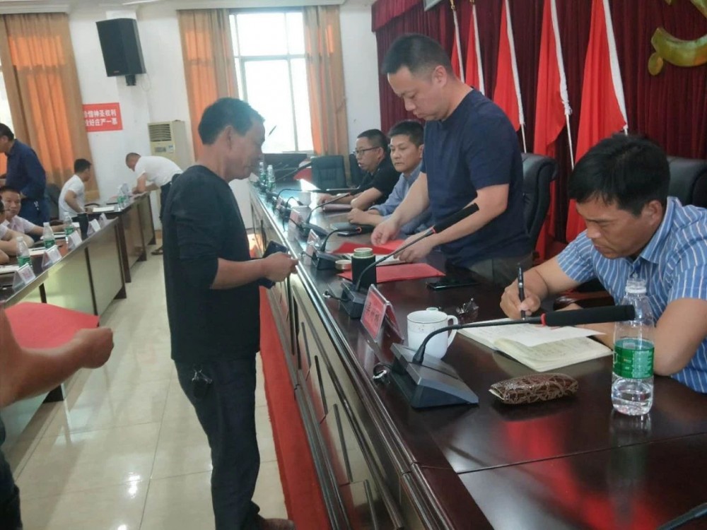 湖南岳陽市平江縣伍市鎮(zhèn)(湖南灰麻)召開石材綜合整治工作推進會