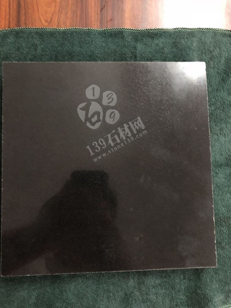 廣東永強石材主營湛江黑,廉江白麻,海浪花(雙稱浪花白),廉江芝麻白、廉江中花、芝麻灰、芝麻黑、海浪花、臺山紅、桂林紅