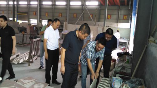 【巨鼎實(shí)業(yè)】貴州思南縣委副書記、縣長席龍海一行  蒞臨我司參觀調(diào)研