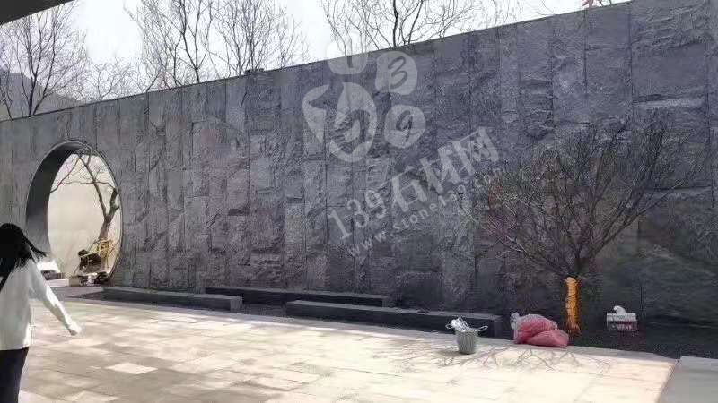 芝麻黑等黑色石材自然面復(fù)古背景墻裝飾 中國(guó)風(fēng)的韻味 世界流行