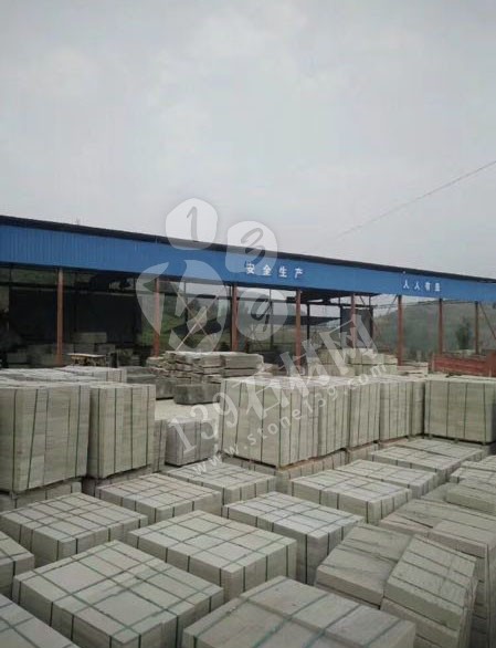 達(dá)州輝騰石材專業(yè)提供青石路沿石、欄桿、地鋪石、臺階石的園林青石產(chǎn)品