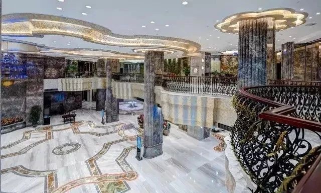 石材人來廈門都喜歡睡這個酒店，原因是為了看豪華的石材