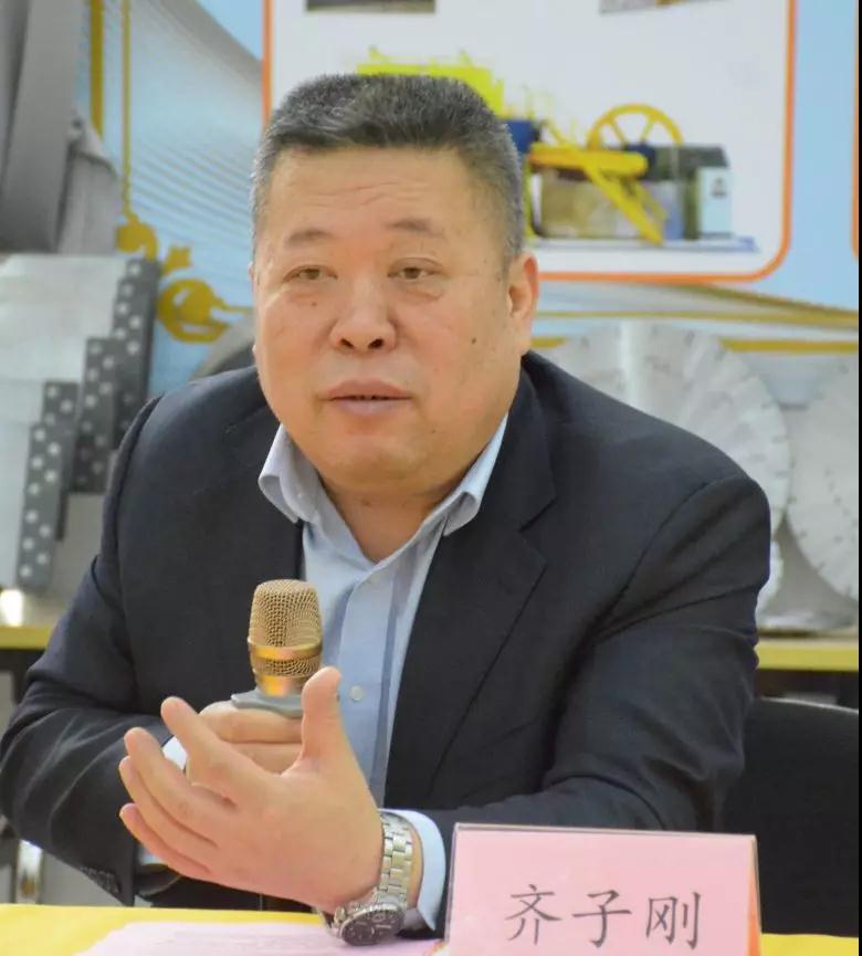 中國石材機(jī)械輔料產(chǎn)業(yè)發(fā)展專家研討會在水頭召開