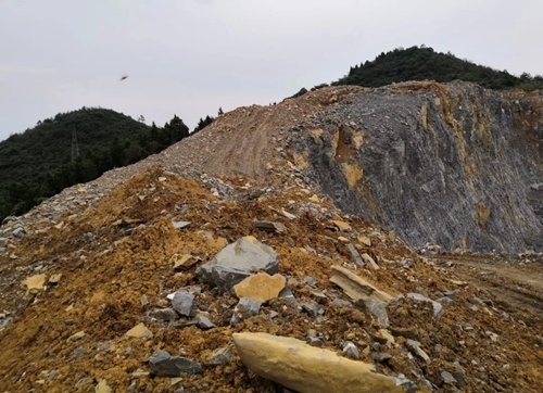 四川達州大竹縣、渠縣交界露天采石場開采無序，被督察組點名通報