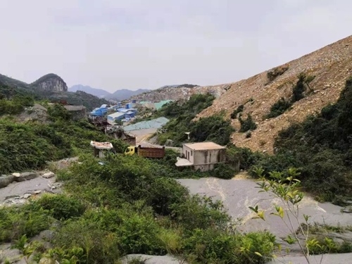 四川達州大竹縣、渠縣交界露天采石場開采無序，被督察組點名通報