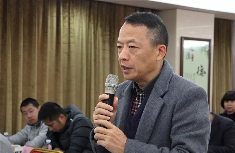 廣西賀州市石材碳酸鈣行業(yè)“小散亂”整治工作新聞發(fā)布會召開