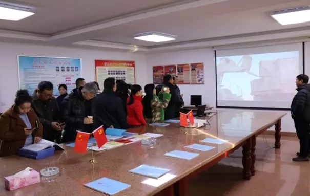 新疆鄯善石材工業(yè)園區(qū)召開非公企業(yè)黨支部黨建示范點(diǎn)交流觀摩會
