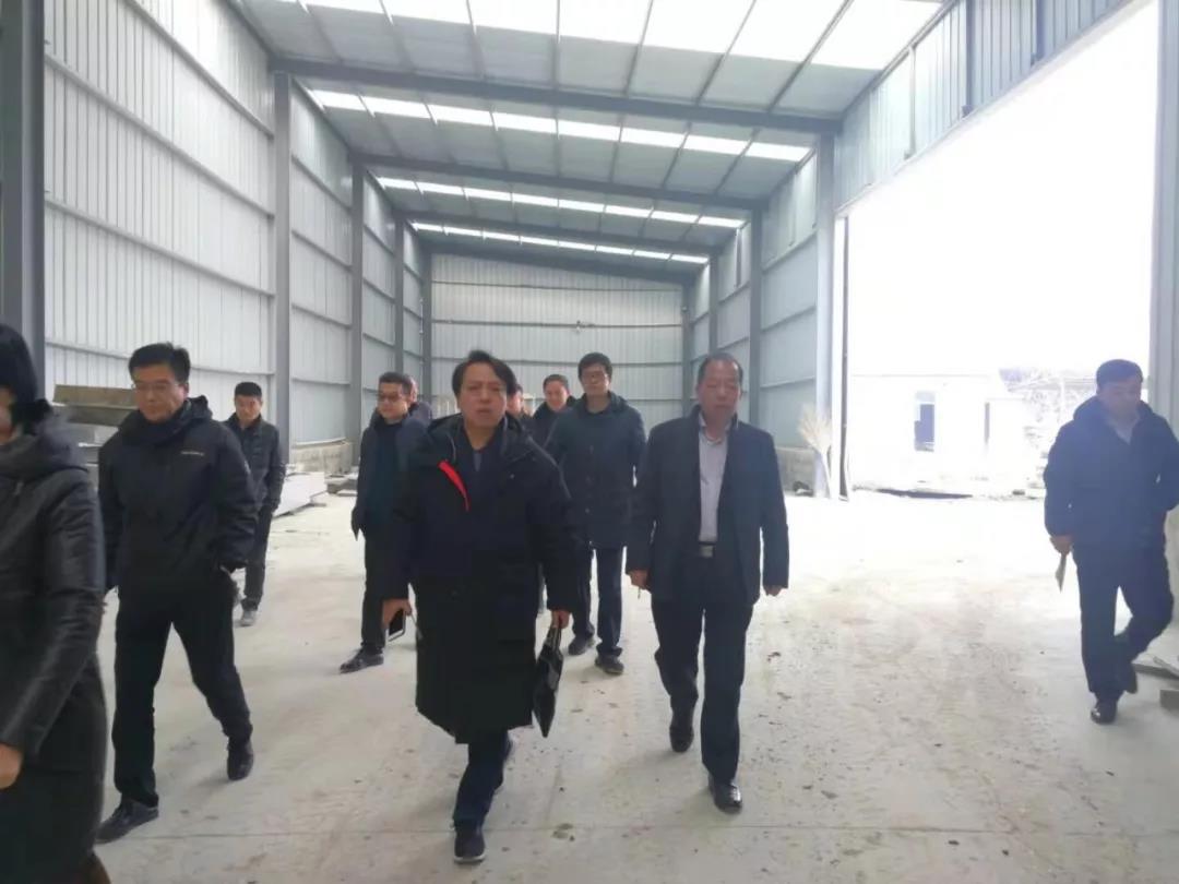 只爭朝夕---中國建筑材料工業(yè)規(guī)劃研究院、山東省石材行業(yè)協(xié)會等共同考察調研山東鄒城石材行業(yè)！