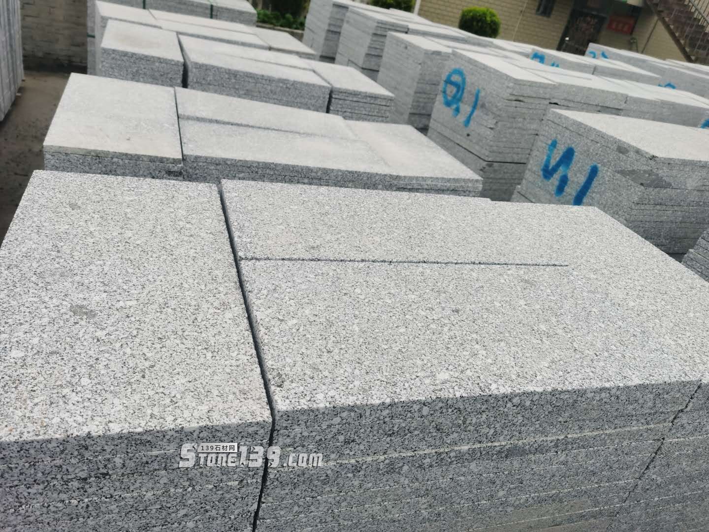 溆浦縣福華石業(yè)有限公司主營(yíng)湖南芝麻灰、湖南芝麻黑