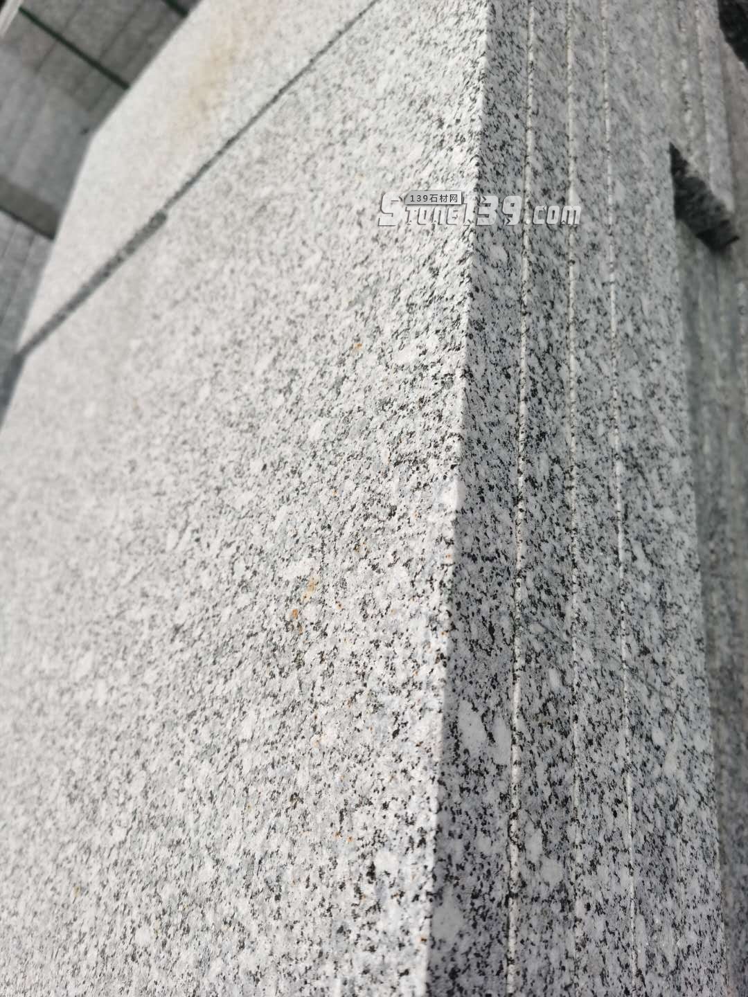 溆浦縣福華石業(yè)有限公司主營(yíng)湖南芝麻灰、湖南芝麻黑