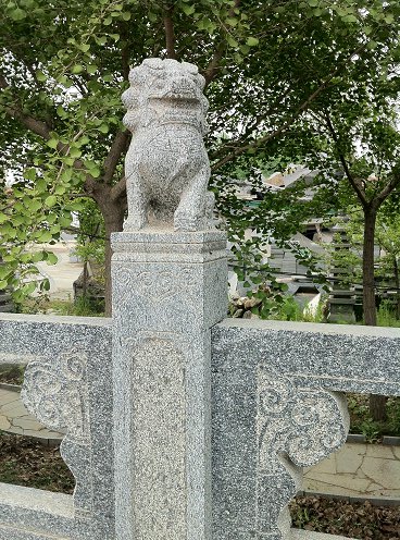 山東臨沂臨沭縣（“東盤青”芝麻灰、白麻）石材介紹