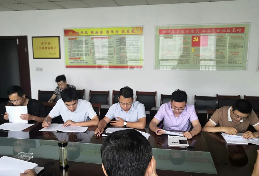 山東汶上縣工信局黨組召開專題會(huì)議，研究推進(jìn)石材加工企業(yè)和燒結(jié)磚企業(yè)壓減整合工作