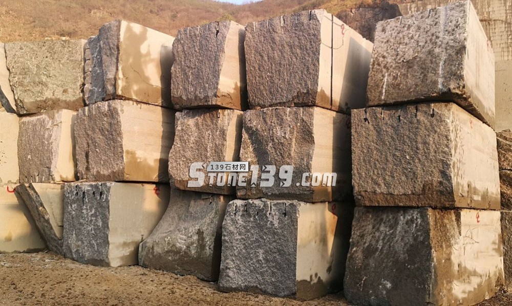 廣西芝麻黑（鐘山青）礦區(qū)一手報(bào)價(jià)！可完美替代福建長(zhǎng)泰G654！
