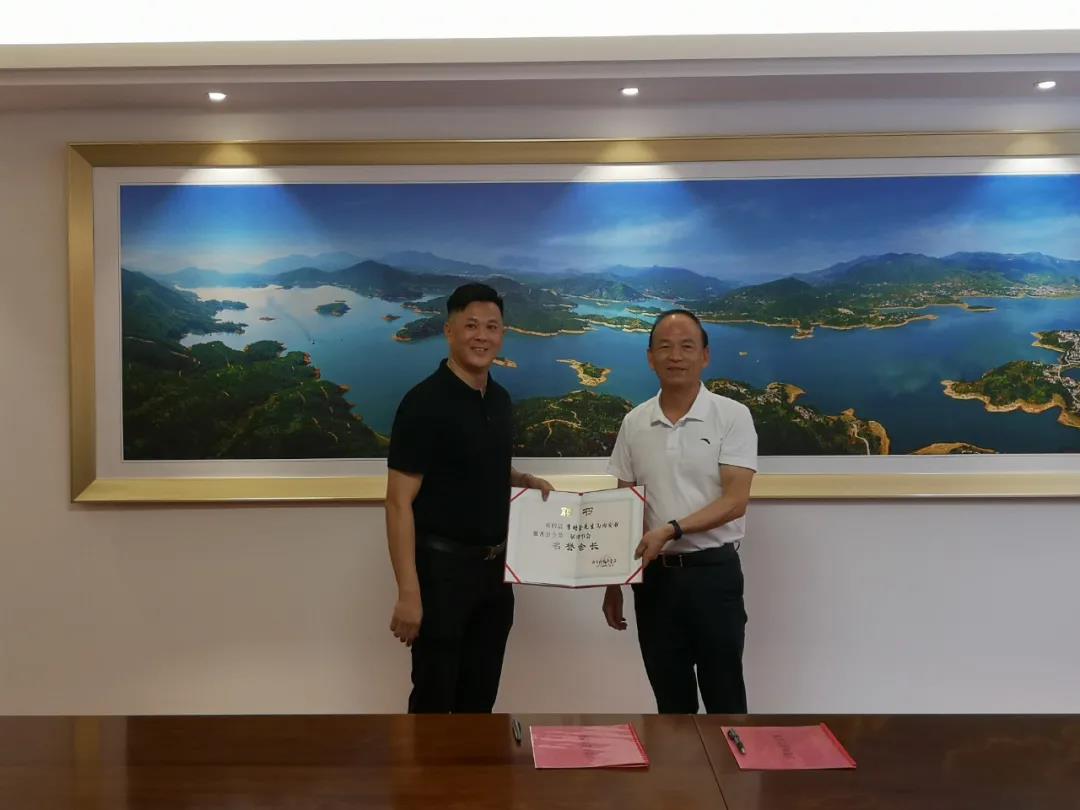 【石界大愛】近期，眾多石企認捐數(shù)千萬，用于開展扶貧濟困、文化教育等慈善公益活動