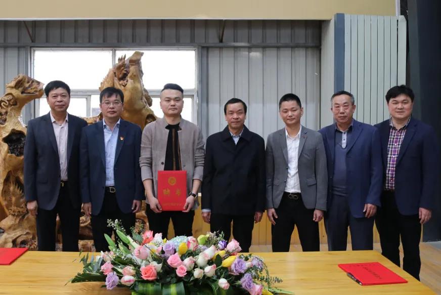 【石界大愛】近期，眾多石企認捐數(shù)千萬，用于開展扶貧濟困、文化教育等慈善公益活動