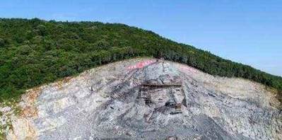 湖北“變廢為寶”，花2.5億改廢棄采石場，建成我國最大山體雕像，當?shù)厝耍汉苡幸饬x 