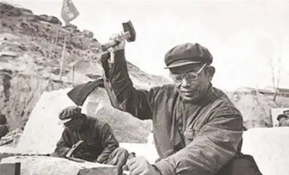 67年前，94噸的人民英雄紀(jì)念碑碑心石，是怎么從山東運(yùn)到北京的，有多難？