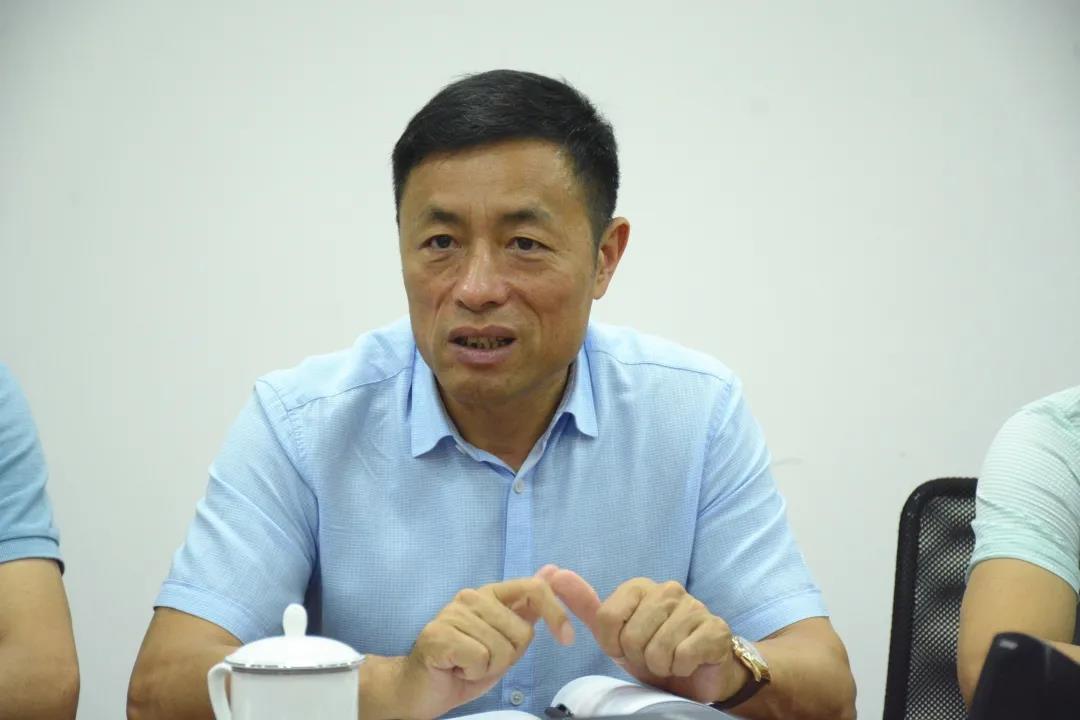 南安市檢察院黨組書記、檢察長曾閩宏帶隊到南安市石材協(xié)會調(diào)研