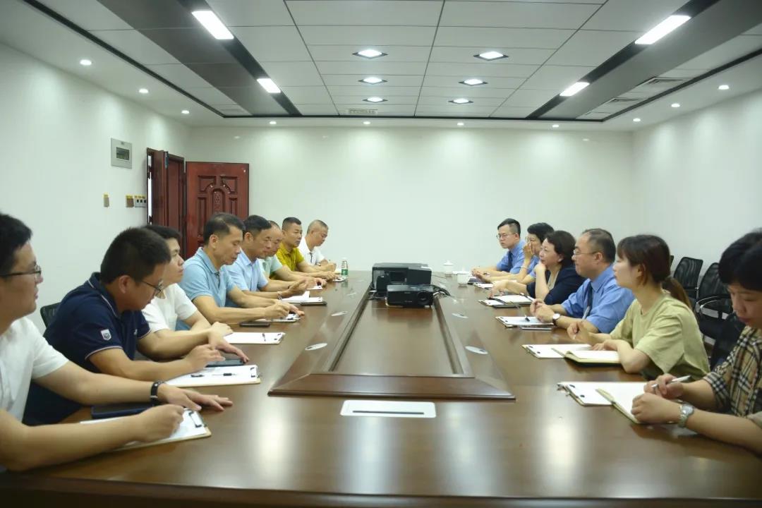 南安市檢察院黨組書記、檢察長曾閩宏帶隊到南安市石材協(xié)會調(diào)研