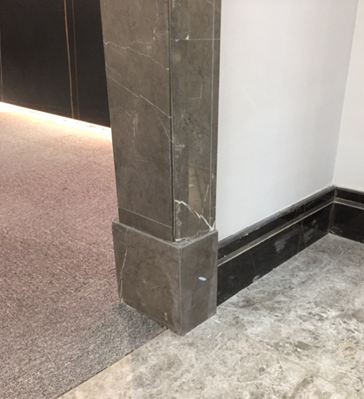 為什么建議門套位置做石材腳墩？