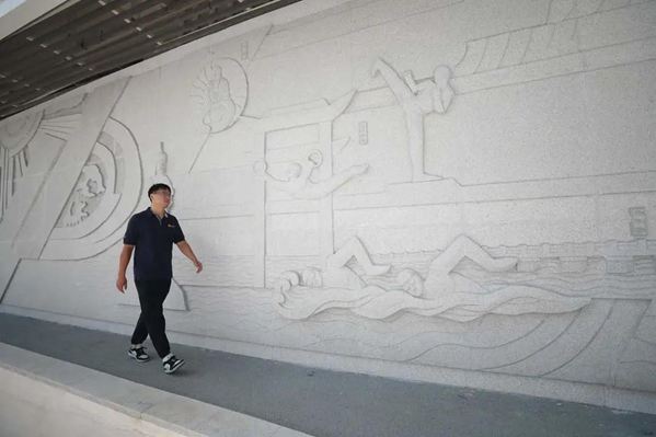 太驚艷！晉江市中運(yùn)主場館這座大型石雕亮相啦！