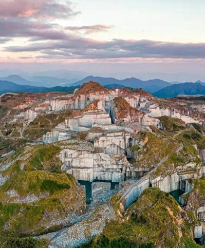 圖賞封礦后的福建最大石材礦山——長泰吳田山！