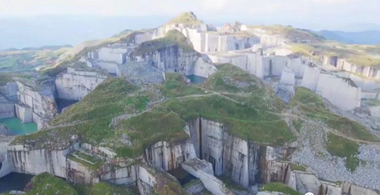 圖賞封礦后的福建最大石材礦山——長泰吳田山！