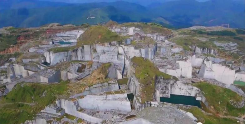 圖賞封礦后的福建最大石材礦山——長泰吳田山！