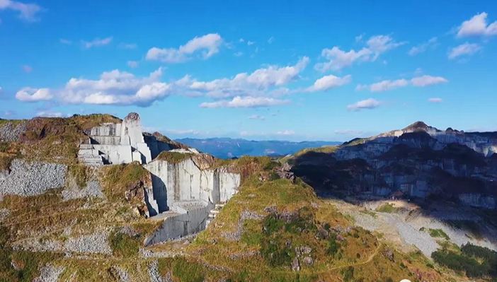 圖賞封礦后的福建最大石材礦山——長泰吳田山！