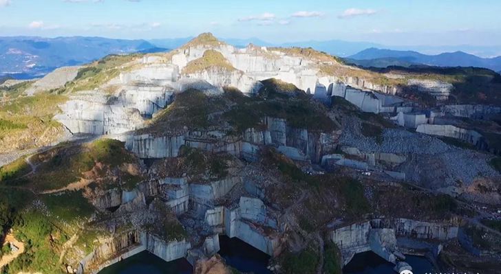 圖賞封礦后的福建最大石材礦山——長泰吳田山！