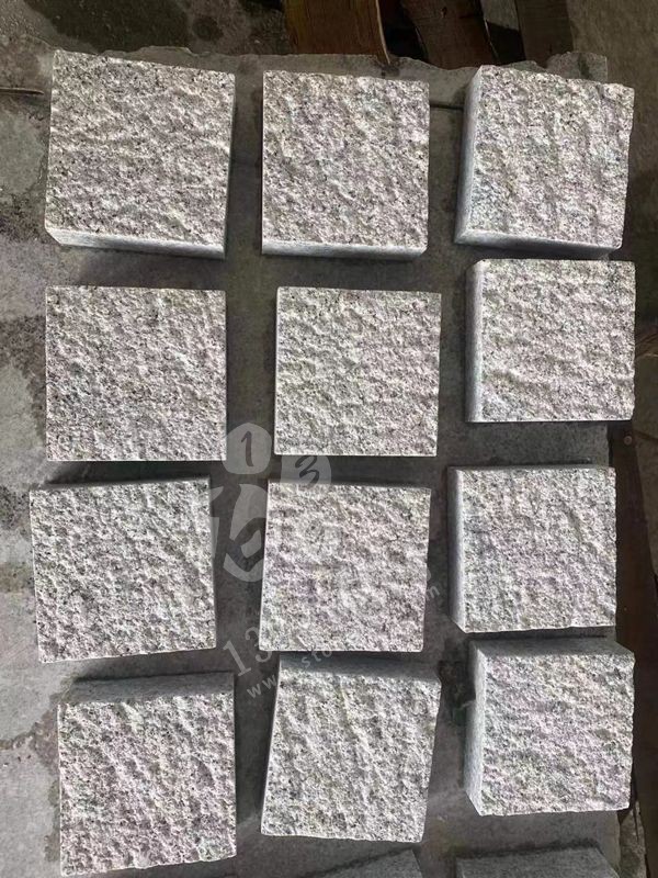 石材菠蘿面用機打和手工有什么區(qū)別？
