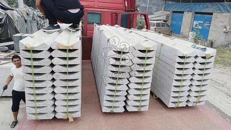 廣西桂發(fā)石材廠主營(yíng)鐘山青(廣西芝麻黑G654)花崗巖